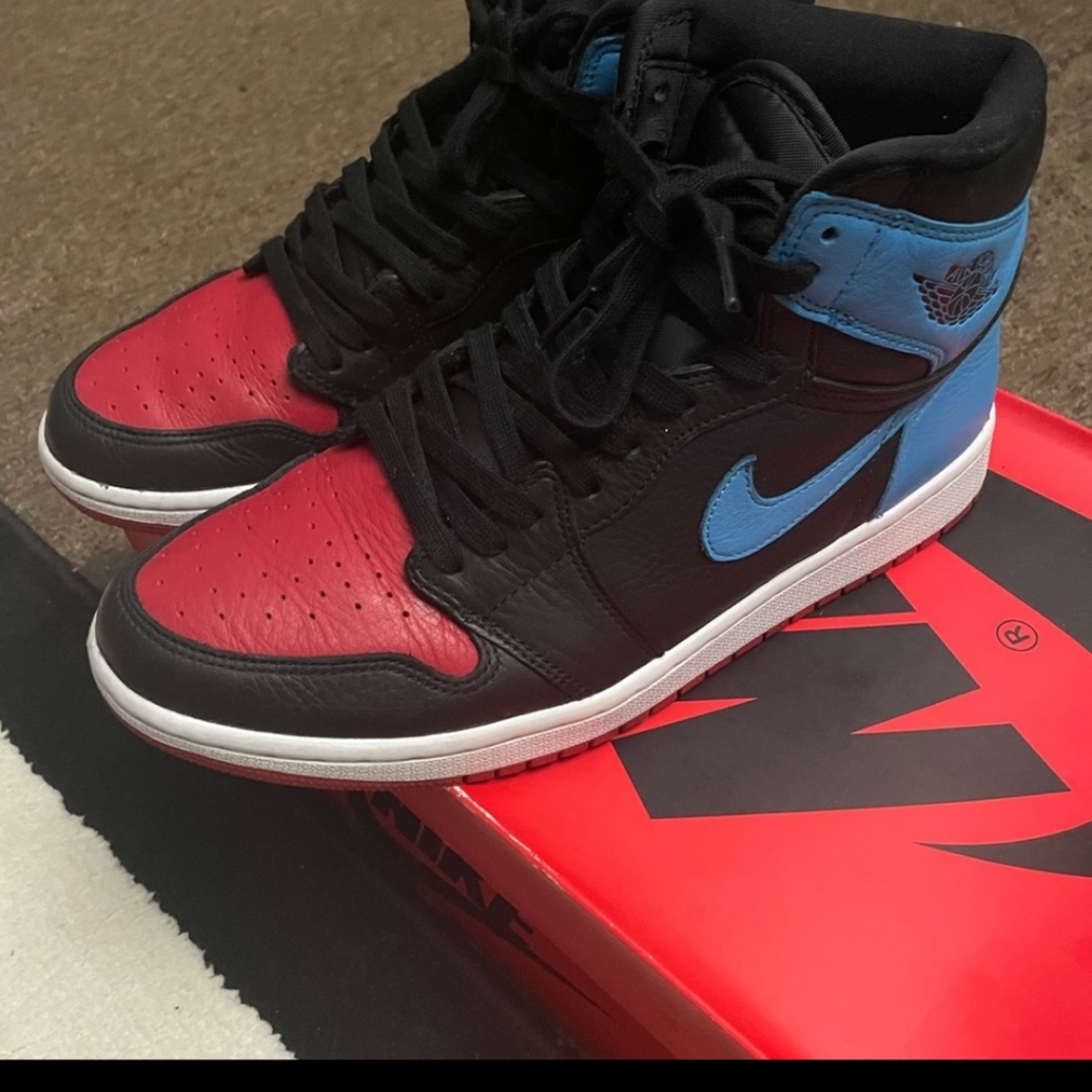 Jordan 1 Retro UNC to Chicago - Picture 2 of 10